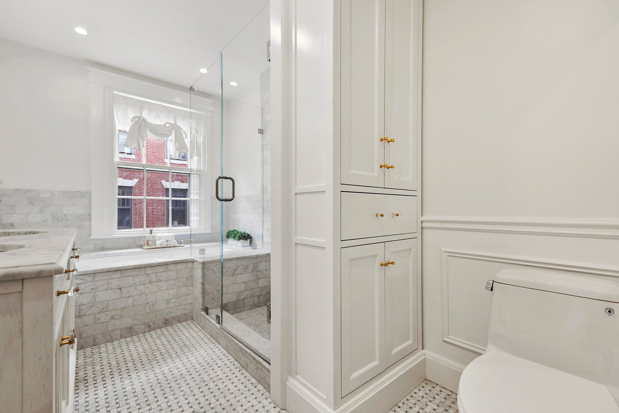 35 S Russell St Boston MA bathroom luxury home